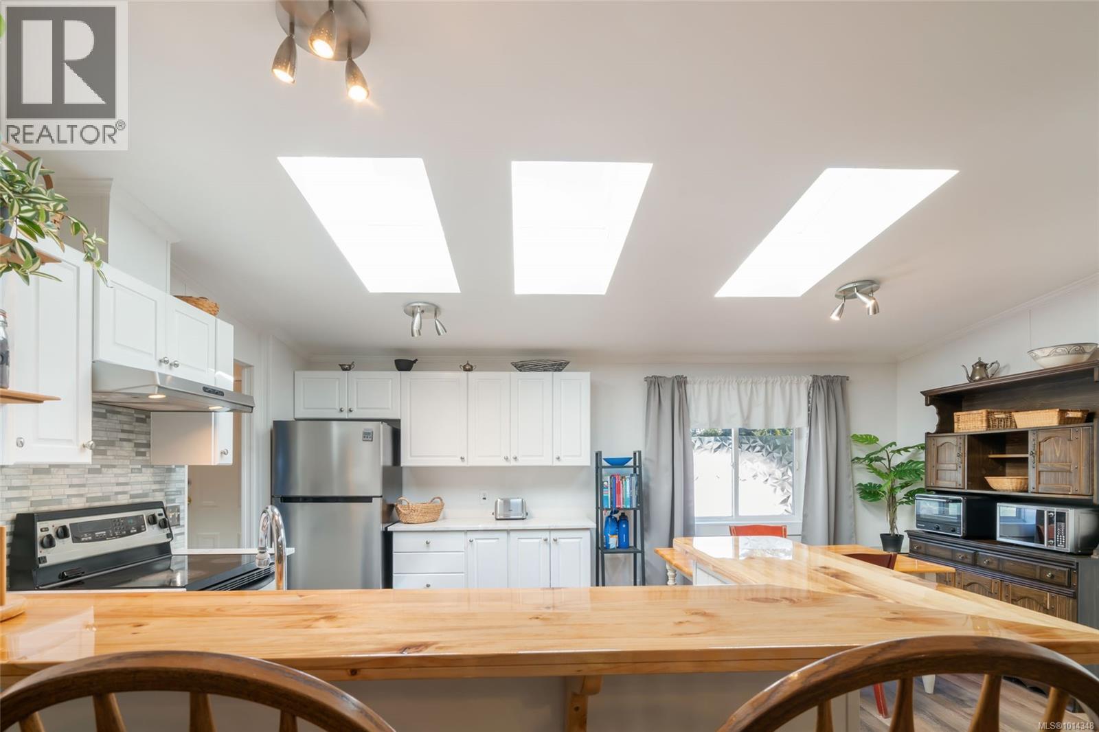 76 971 Douglas Ave, Nanaimo