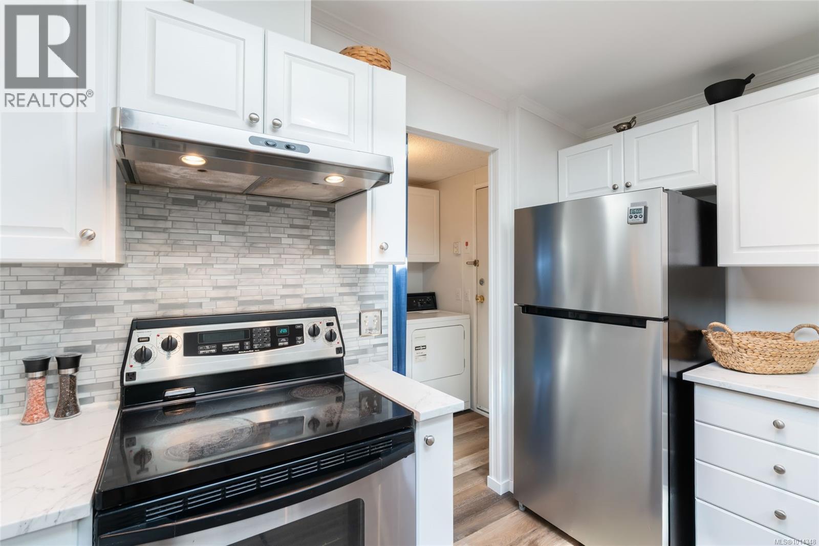 76 971 Douglas Ave, Nanaimo