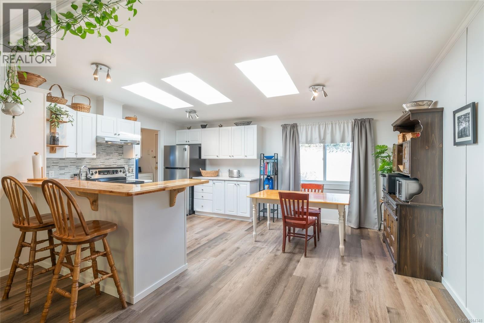 76 971 Douglas Ave, Nanaimo