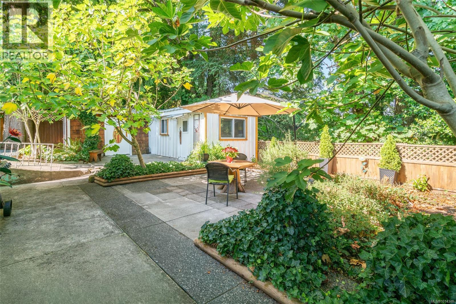 76 971 Douglas Ave, Nanaimo