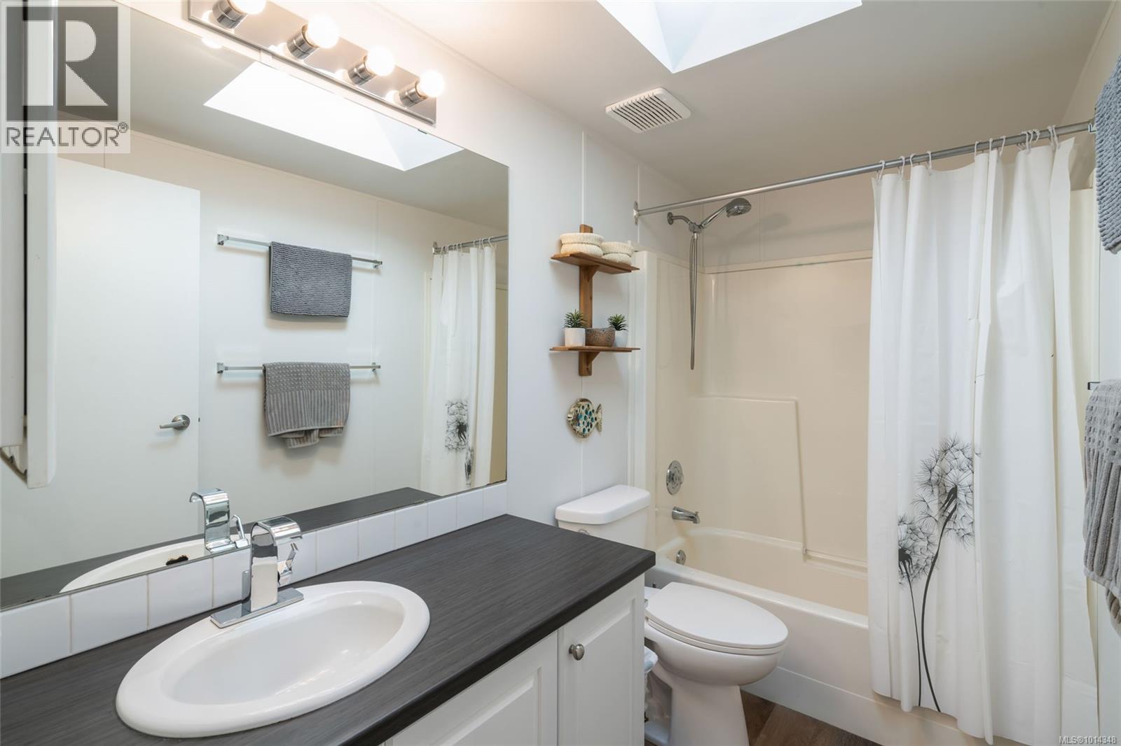 76 971 Douglas Ave, Nanaimo