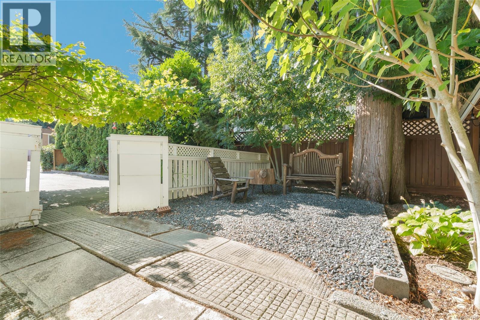 76 971 Douglas Ave, Nanaimo
