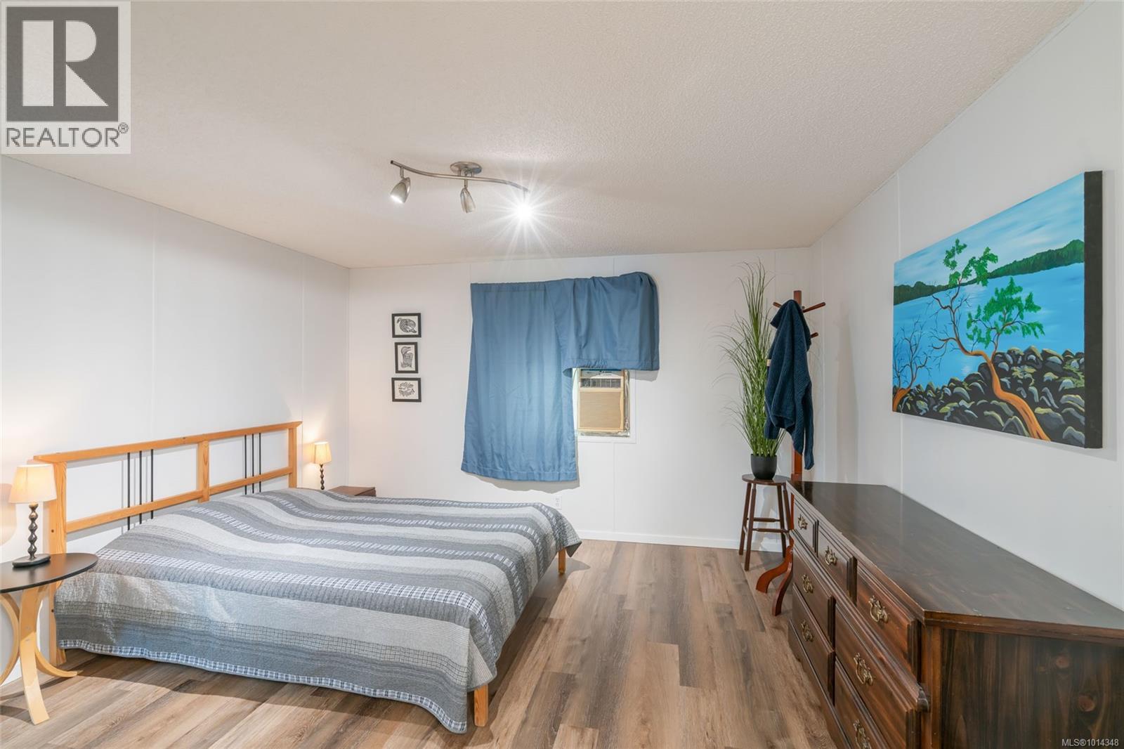 76 971 Douglas Ave, Nanaimo
