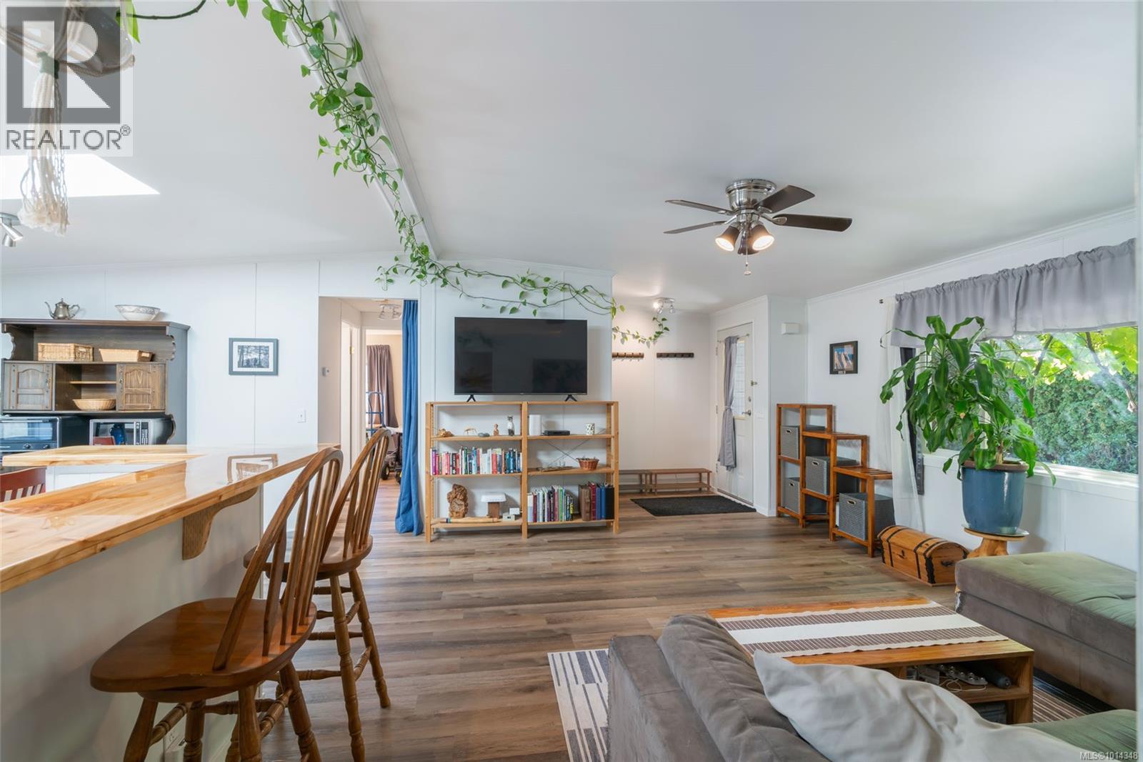 76 971 Douglas Ave, Nanaimo