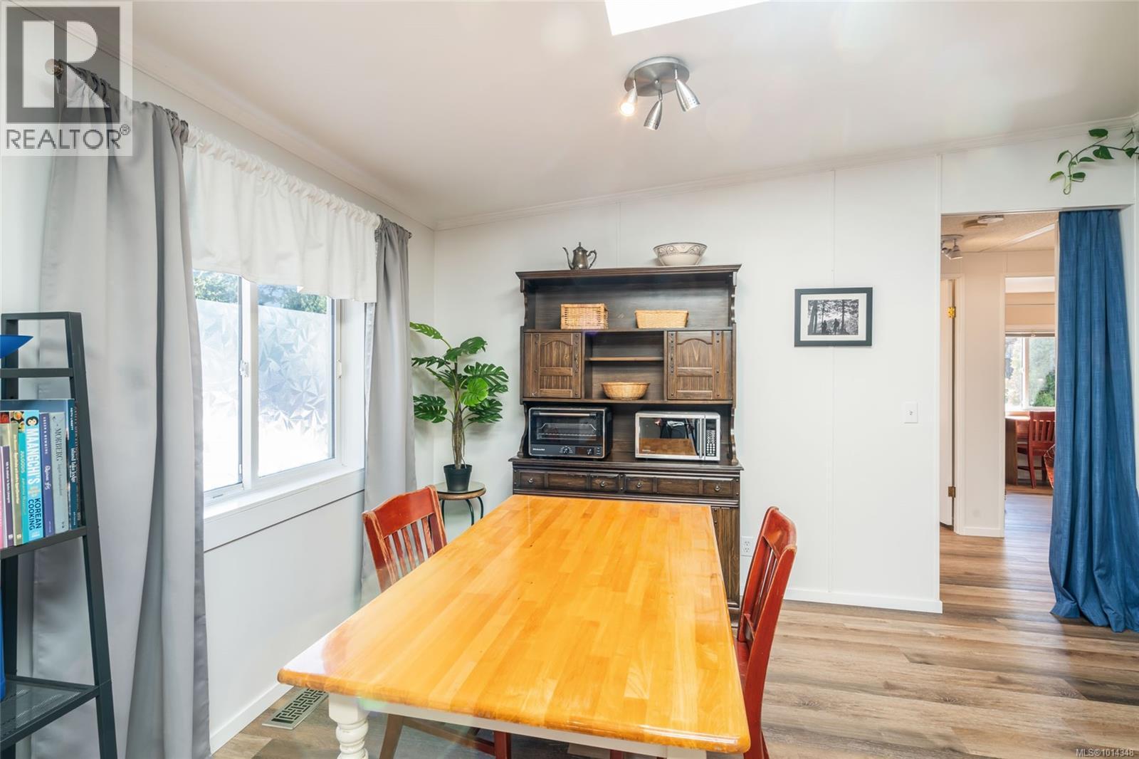 76 971 Douglas Ave, Nanaimo
