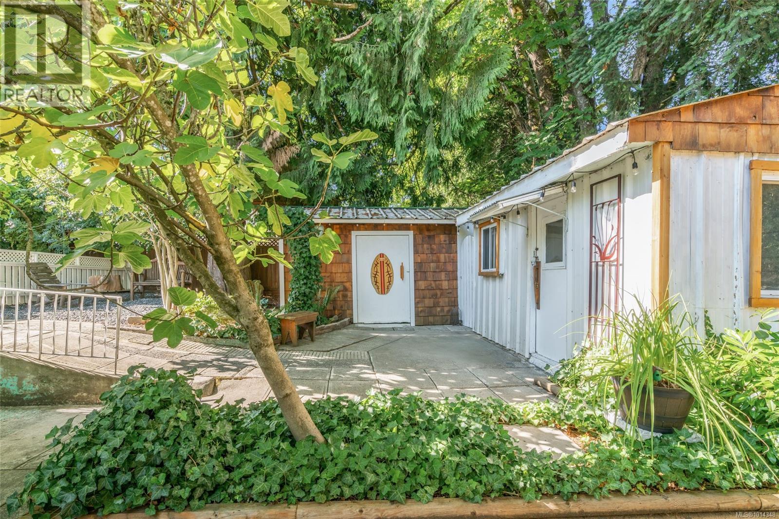 76 971 Douglas Ave, Nanaimo