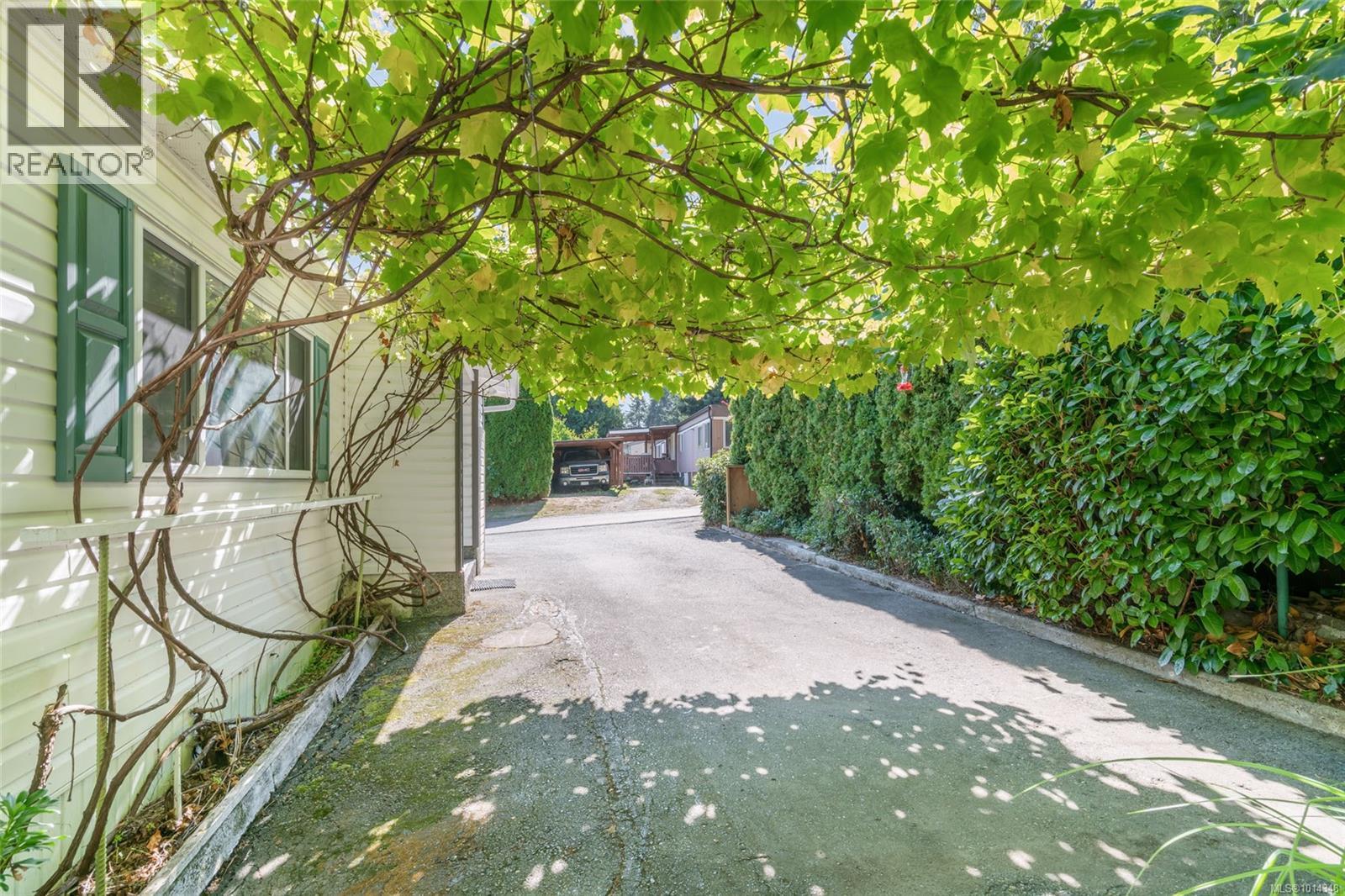 76 971 Douglas Ave, Nanaimo
