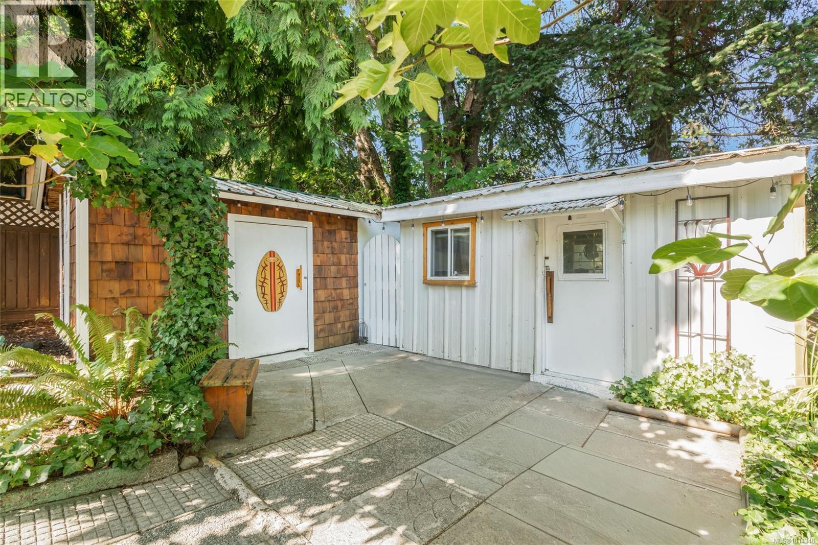 76 971 Douglas Ave, Nanaimo
