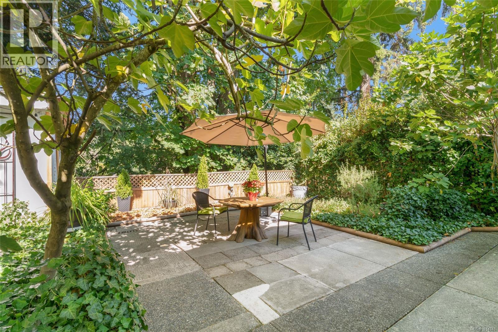 76 971 Douglas Ave, Nanaimo