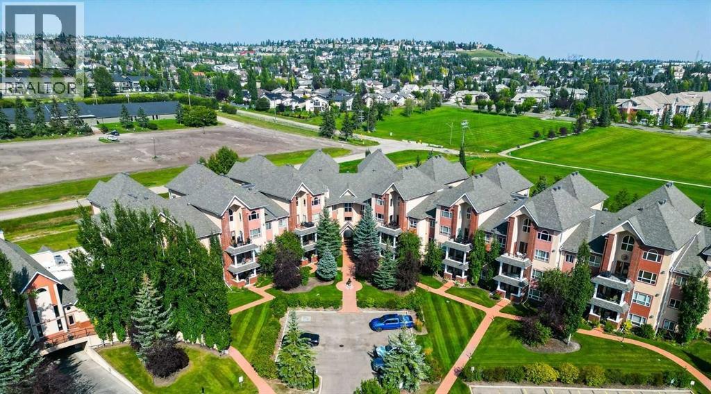 Single Family House for Sale in   Sierra Morena Landing SW Signal Hill Calgary 