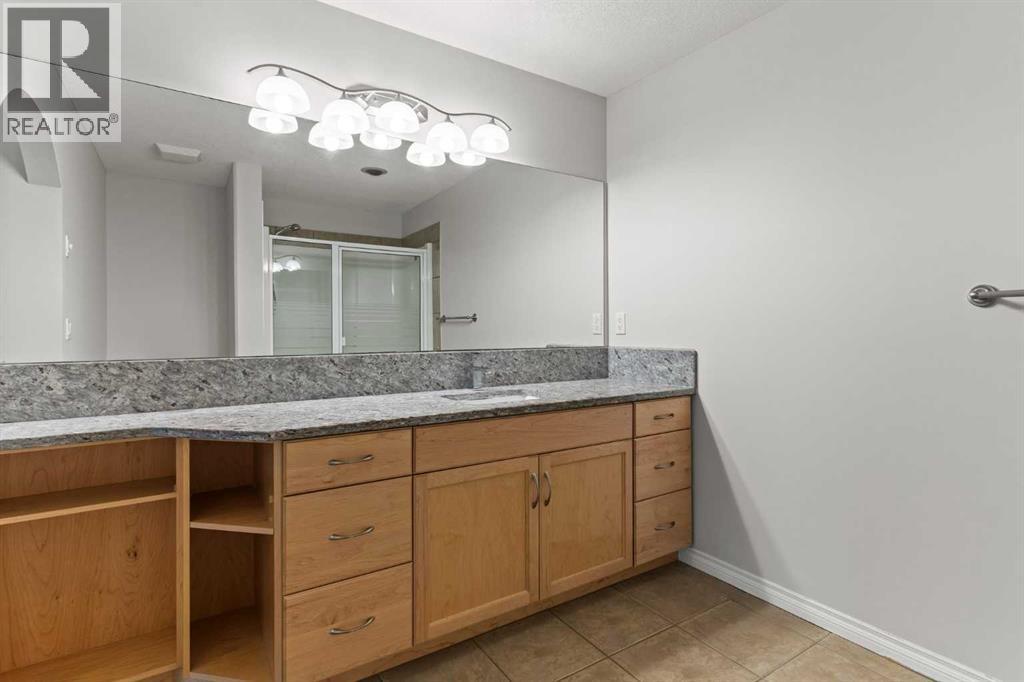 Single Family House for Sale in   Sierra Morena Landing SW Signal Hill Calgary 