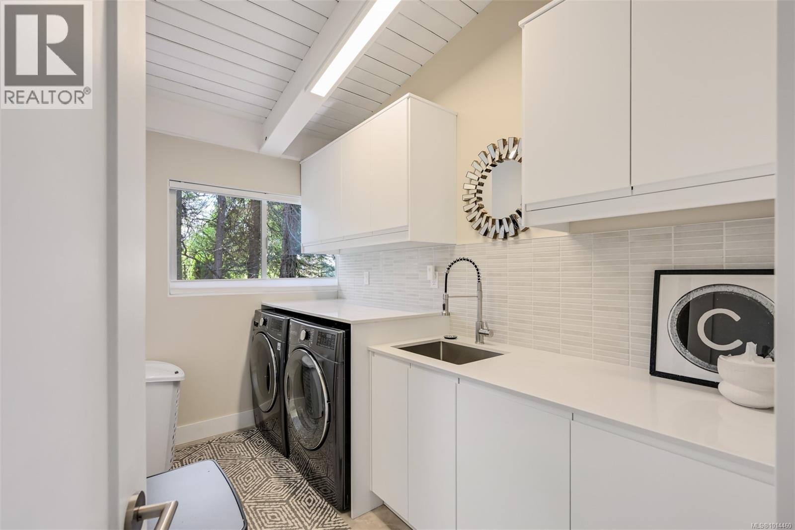 1941 Appleton Place, Saanich