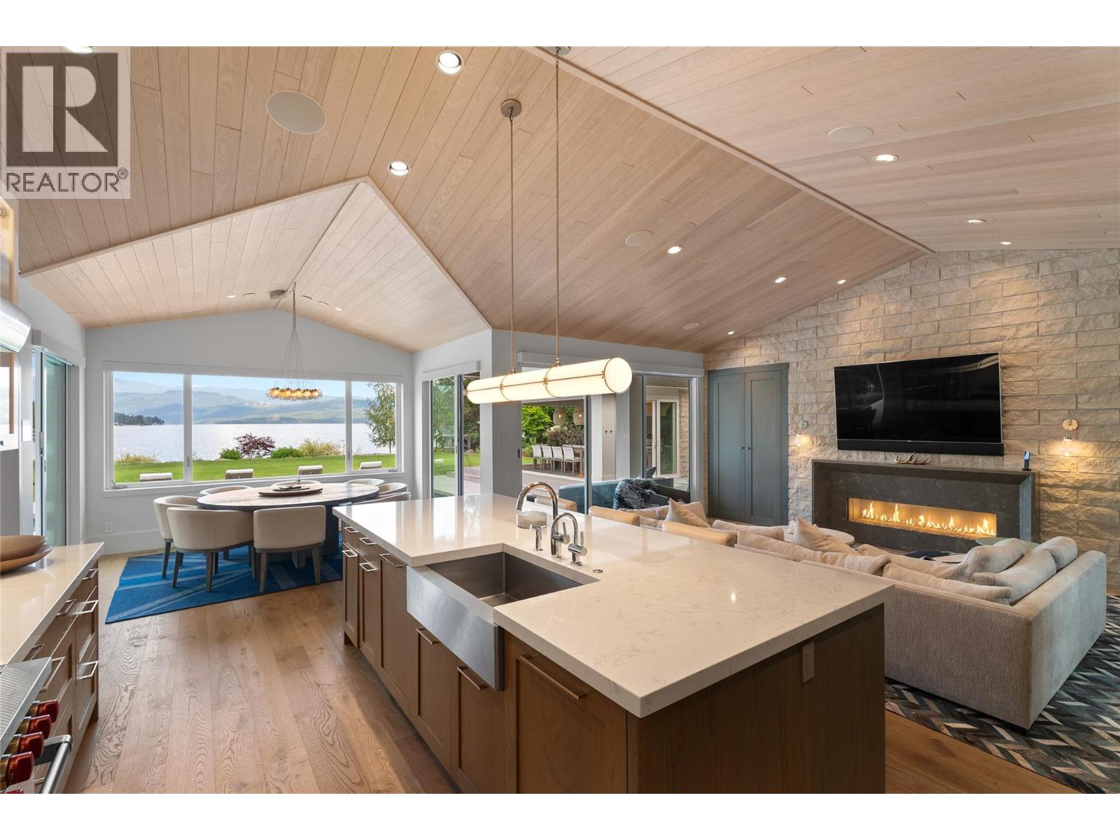  2506 Welch Place, Magna Bay