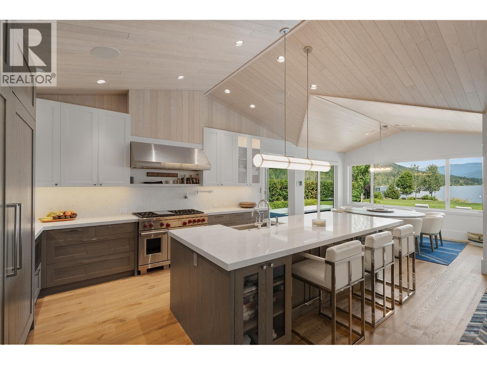  2506 Welch Place, Magna Bay