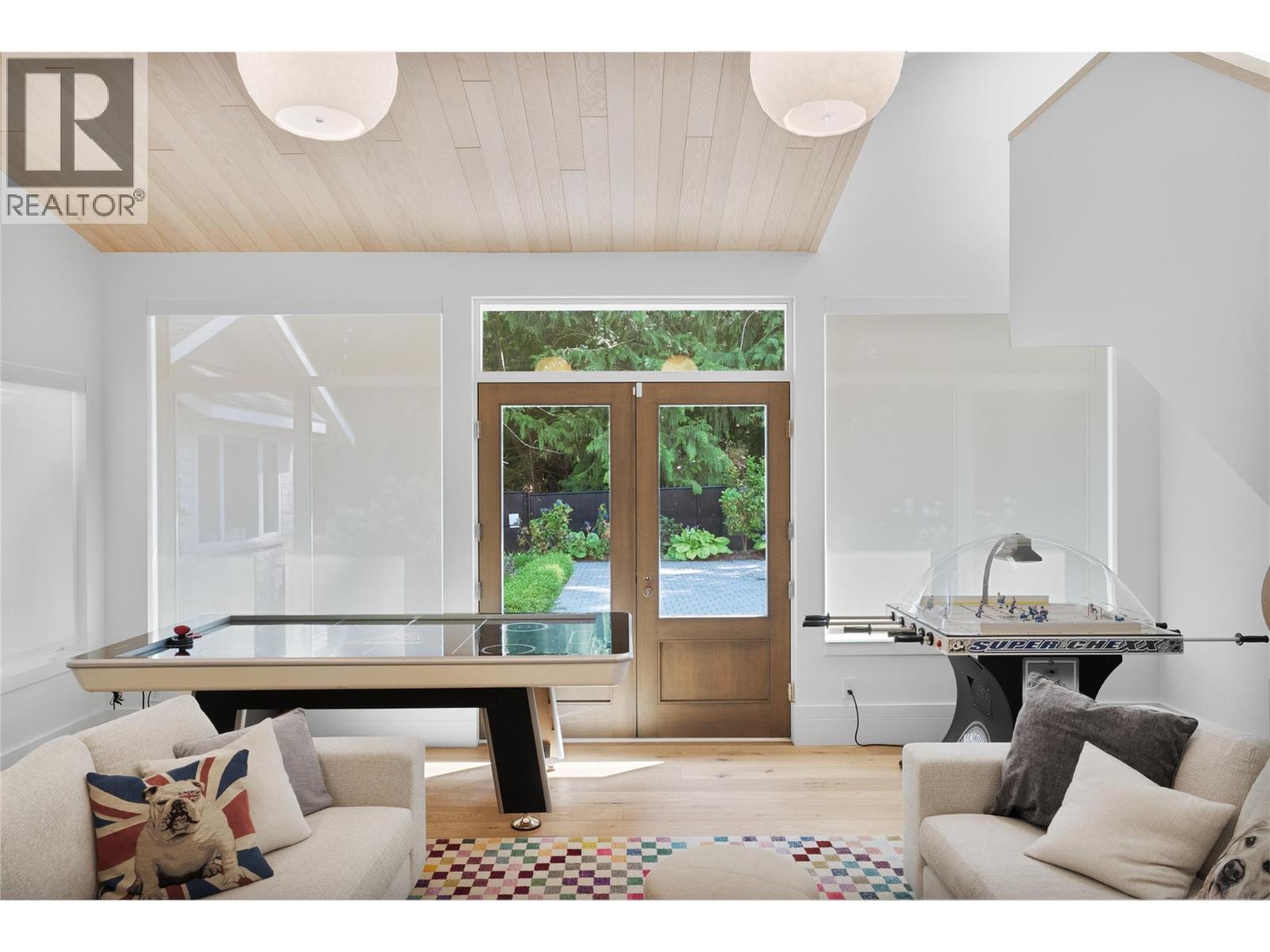  2506 Welch Place, Magna Bay