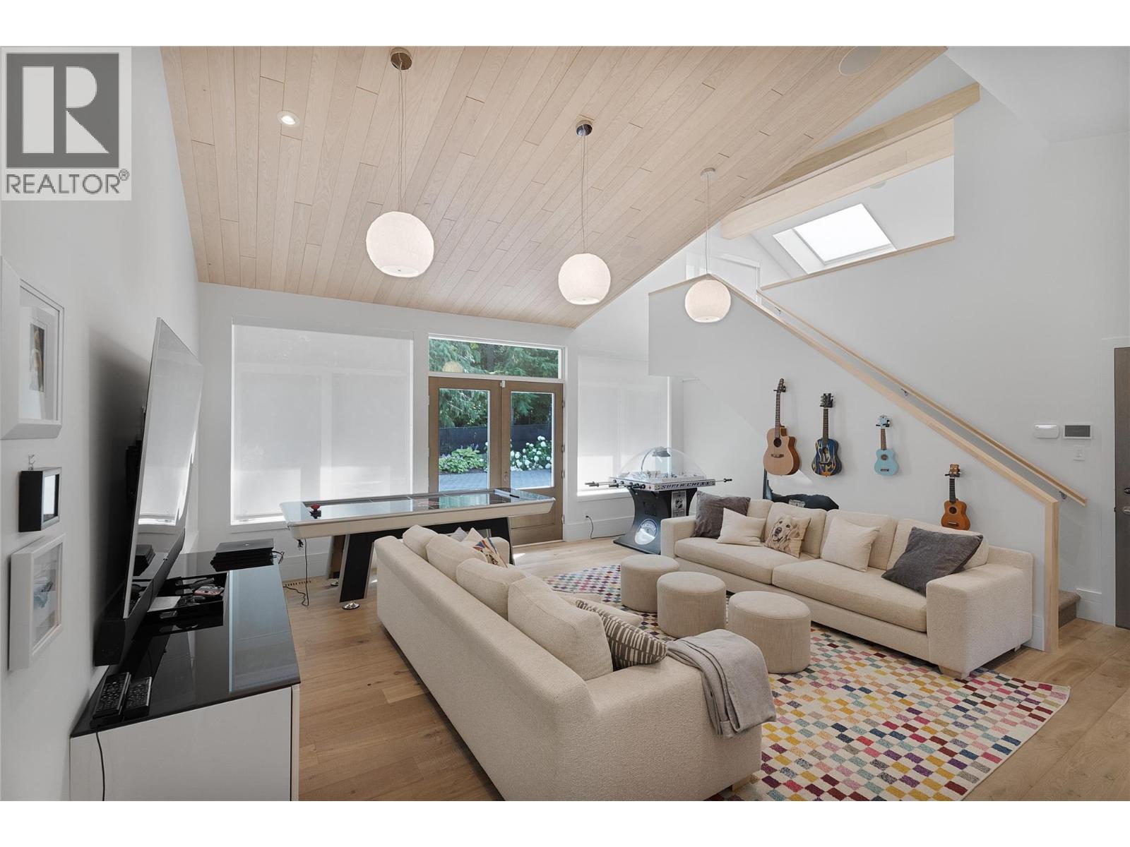  2506 Welch Place, Magna Bay