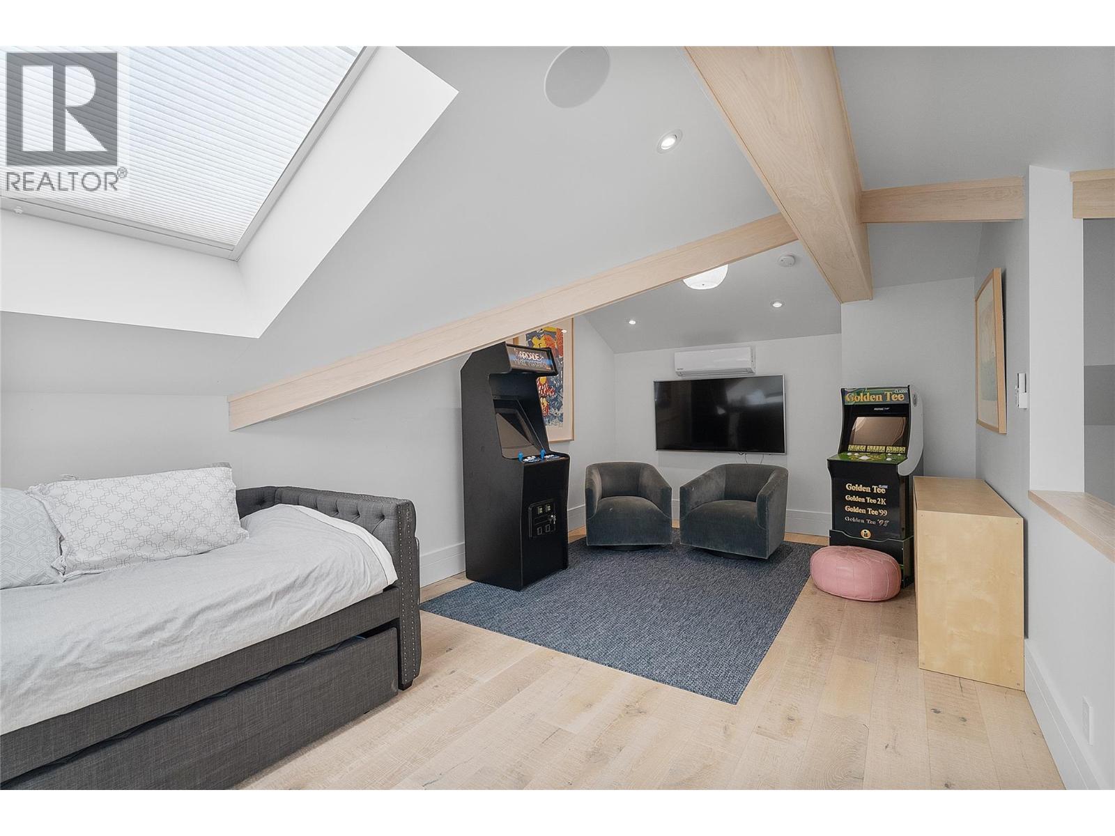  2506 Welch Place, Magna Bay