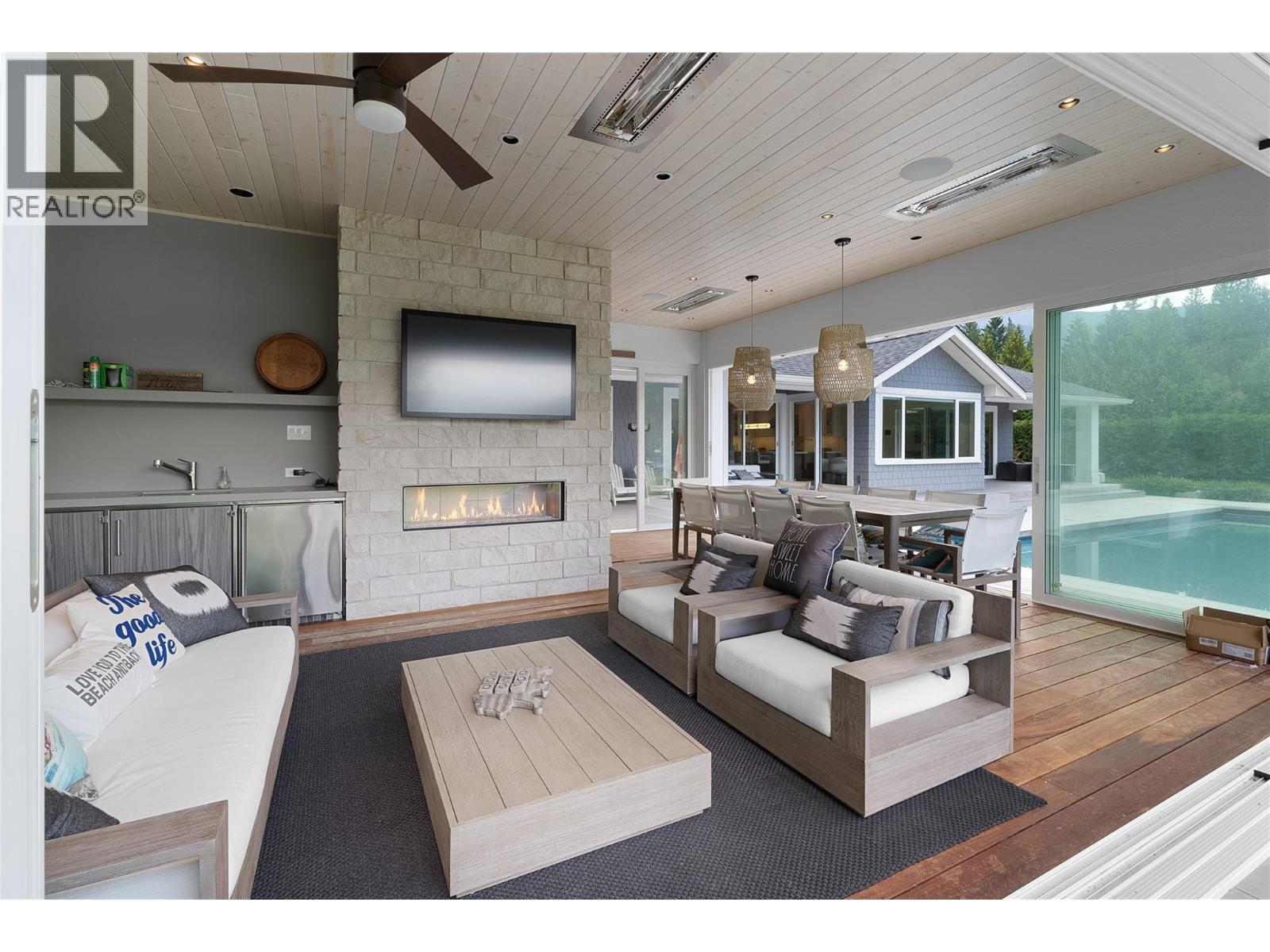  2506 Welch Place, Magna Bay