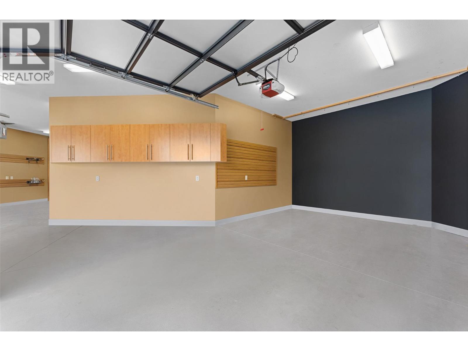 742 Highpointe Place, Kelowna