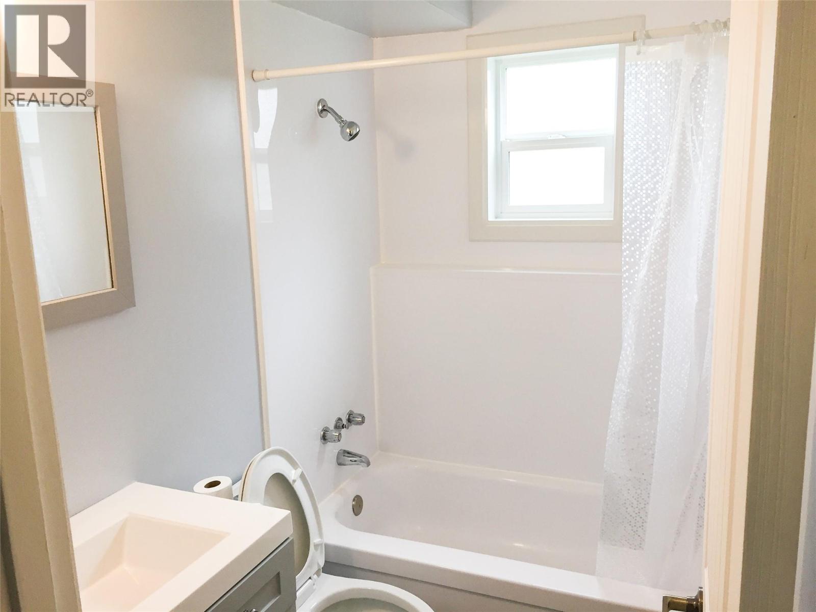  207 WILLOW Street, Kamloops