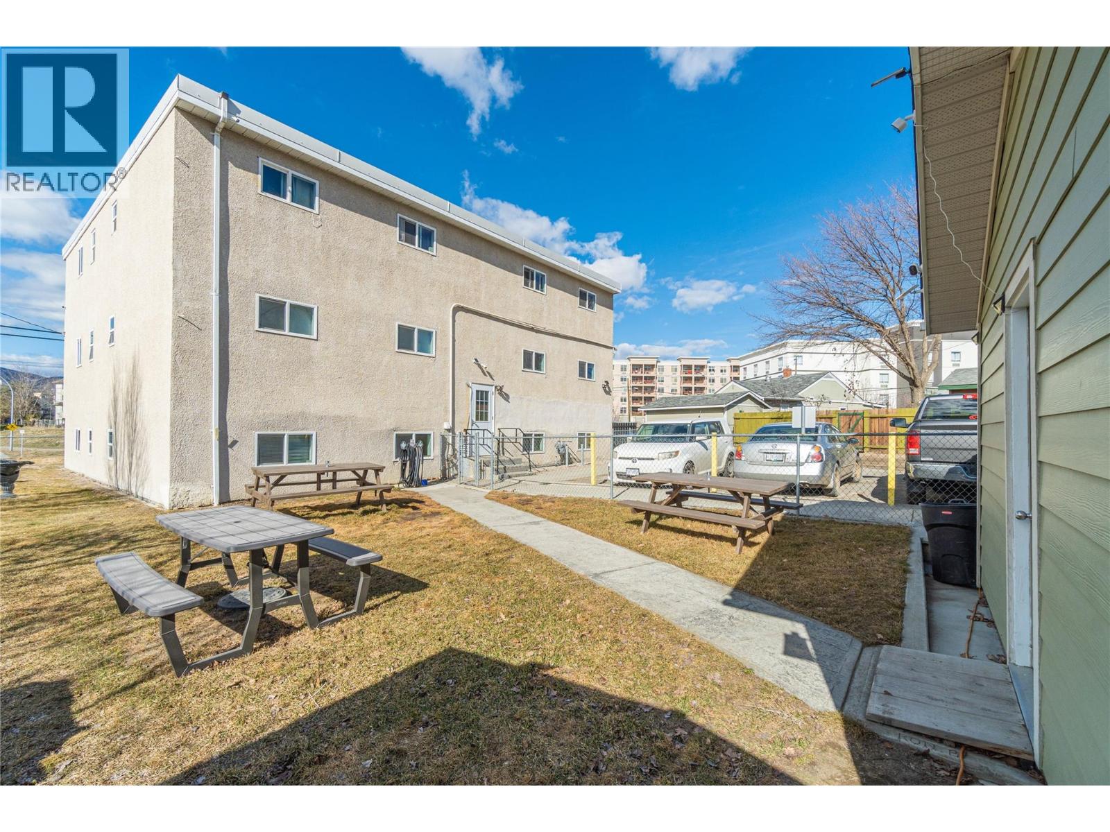  207 WILLOW Street, Kamloops