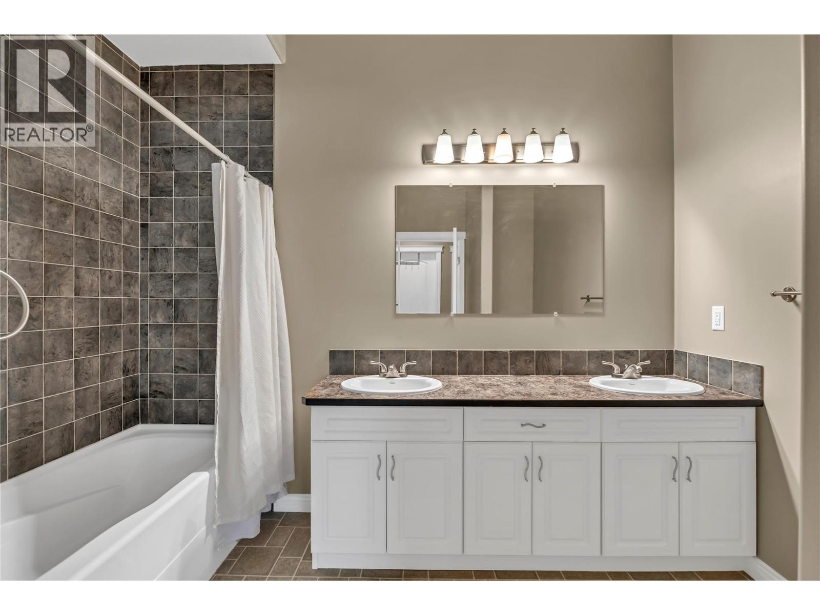 434 EASTSIDE Road, Okanagan Falls