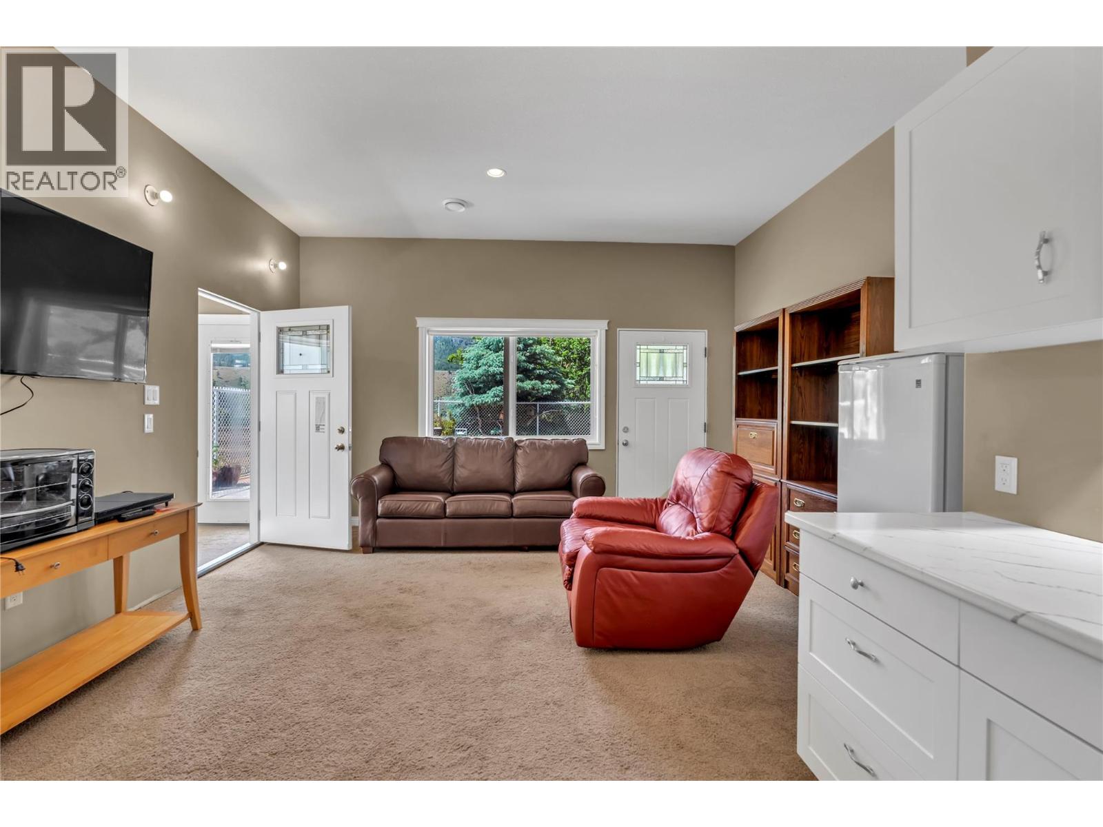 434 EASTSIDE Road, Okanagan Falls