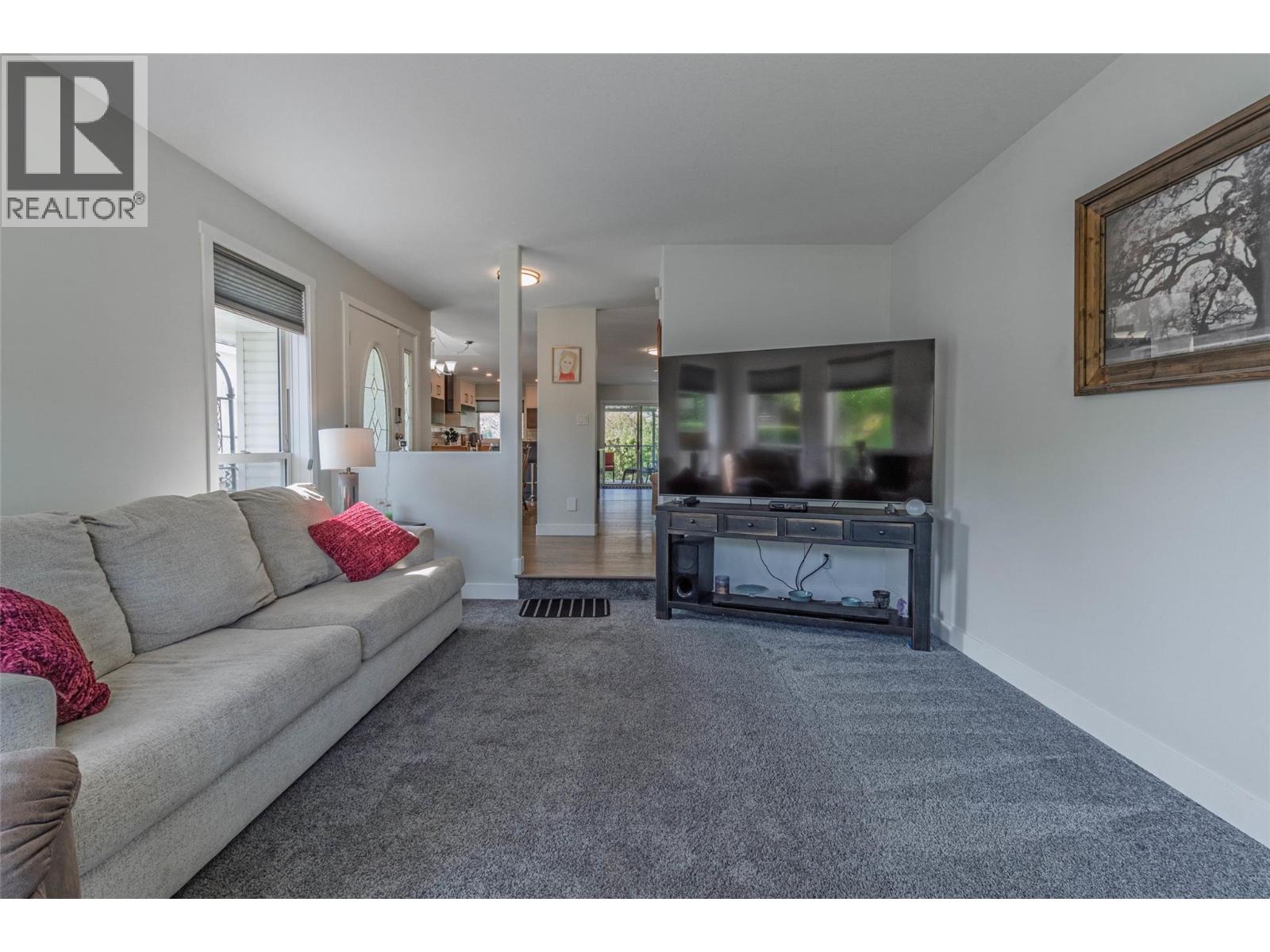 323 RIESLING Place, Oliver
