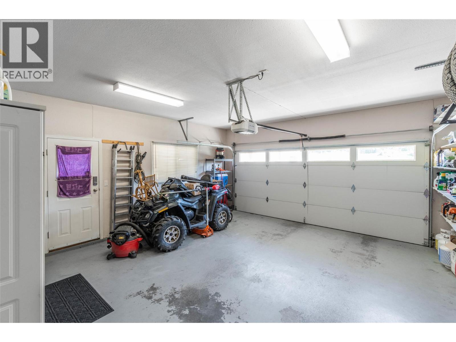 323 RIESLING Place, Oliver