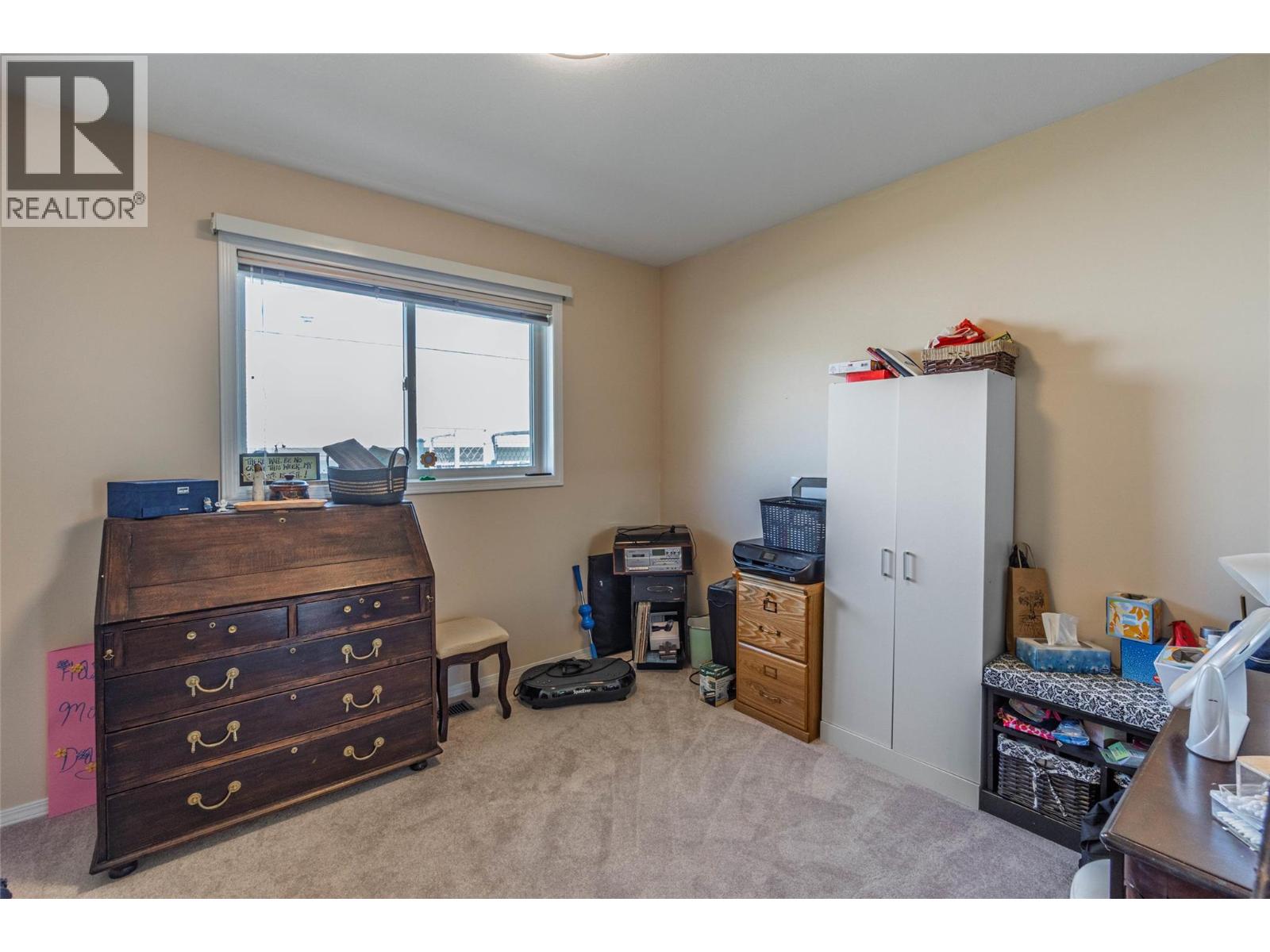 323 RIESLING Place, Oliver