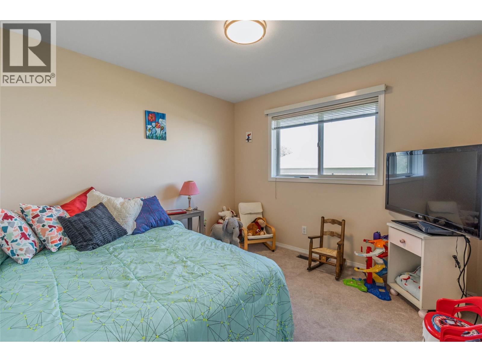 323 RIESLING Place, Oliver