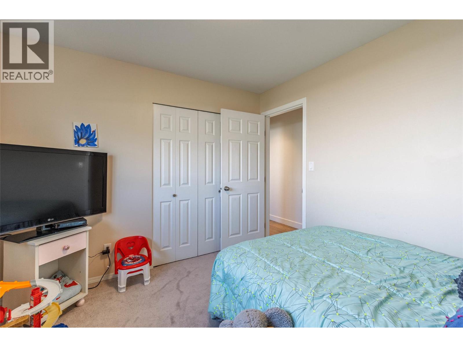 323 RIESLING Place, Oliver