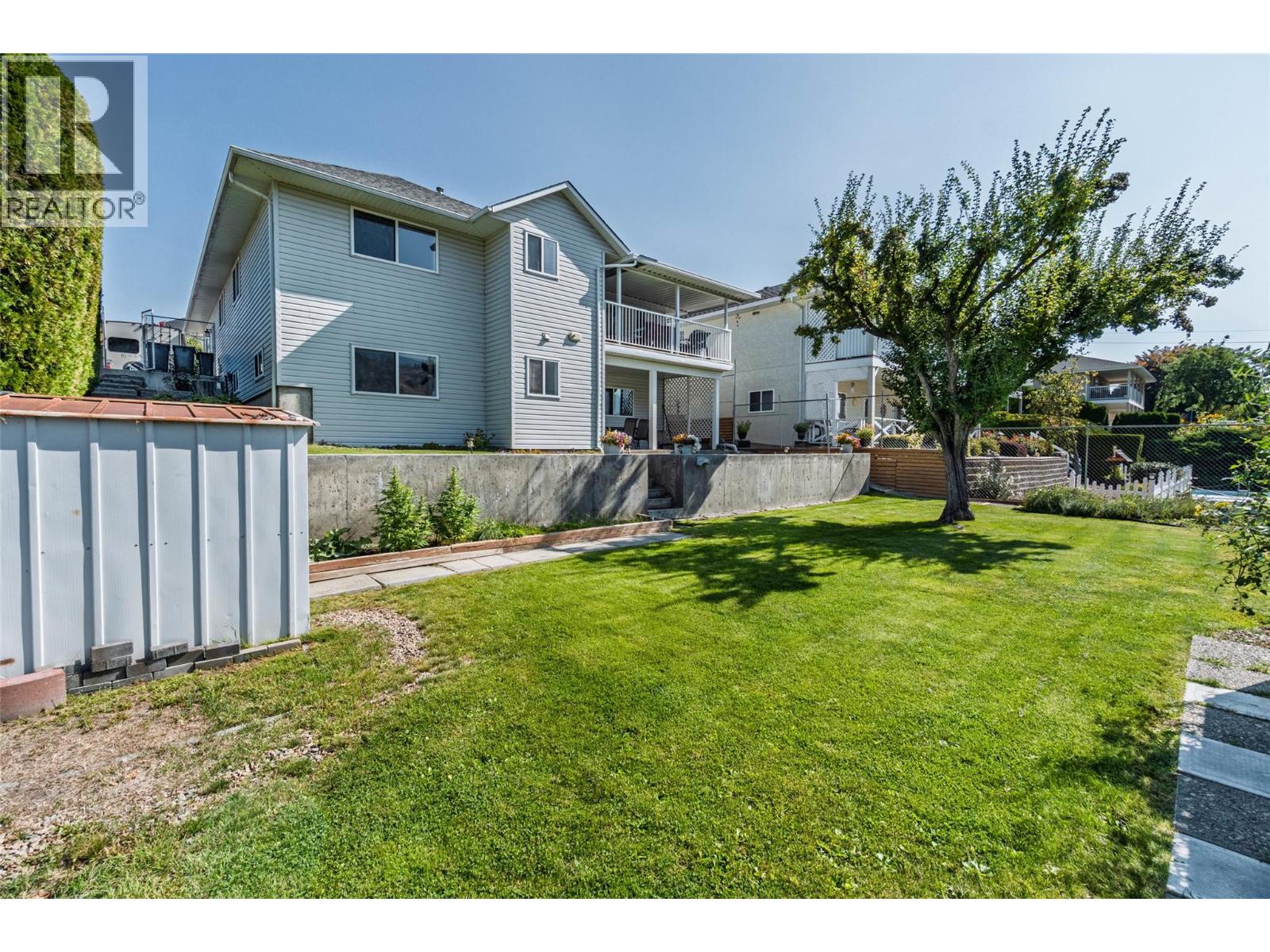 323 RIESLING Place, Oliver