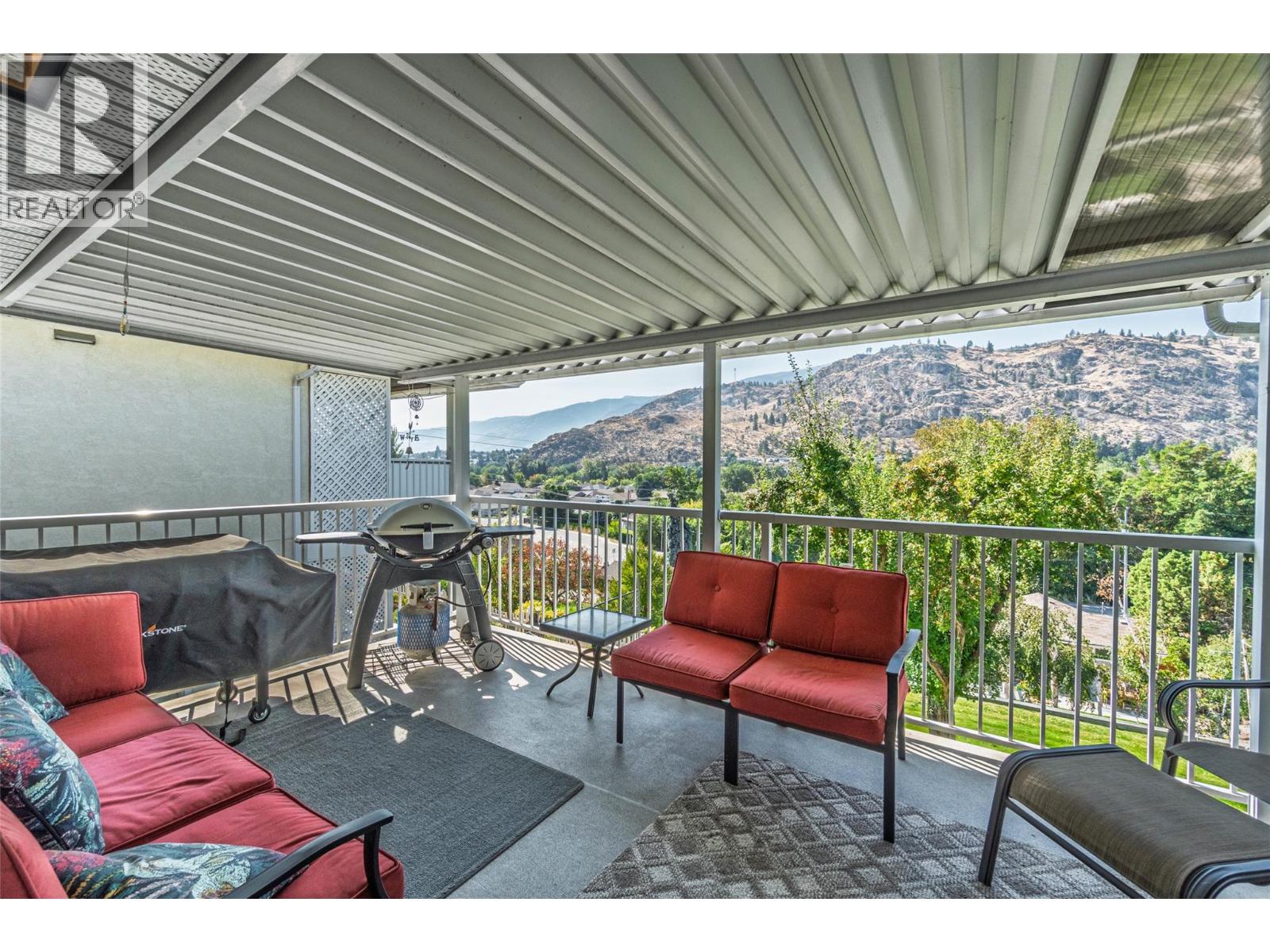 323 RIESLING Place, Oliver