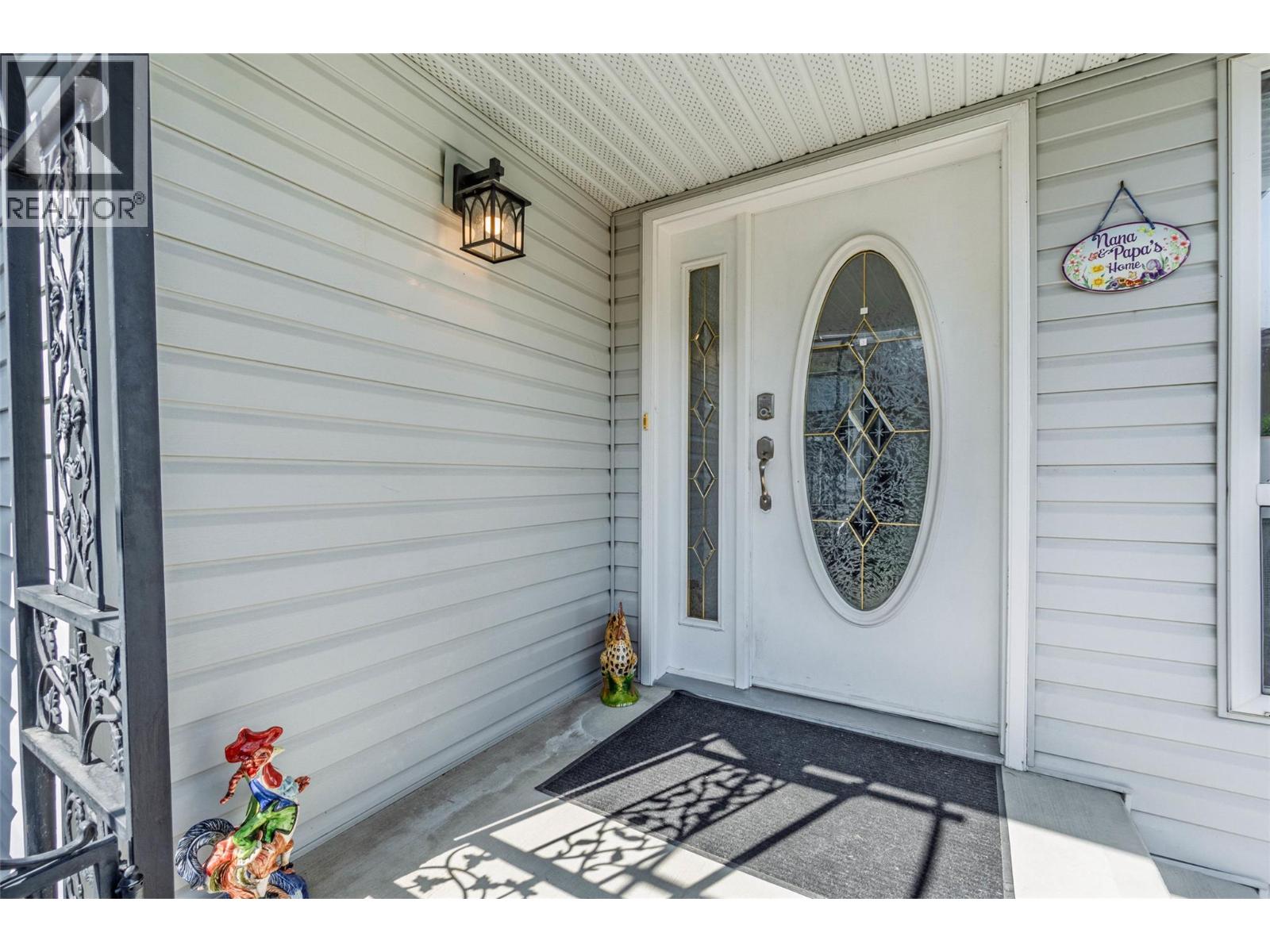 323 RIESLING Place, Oliver