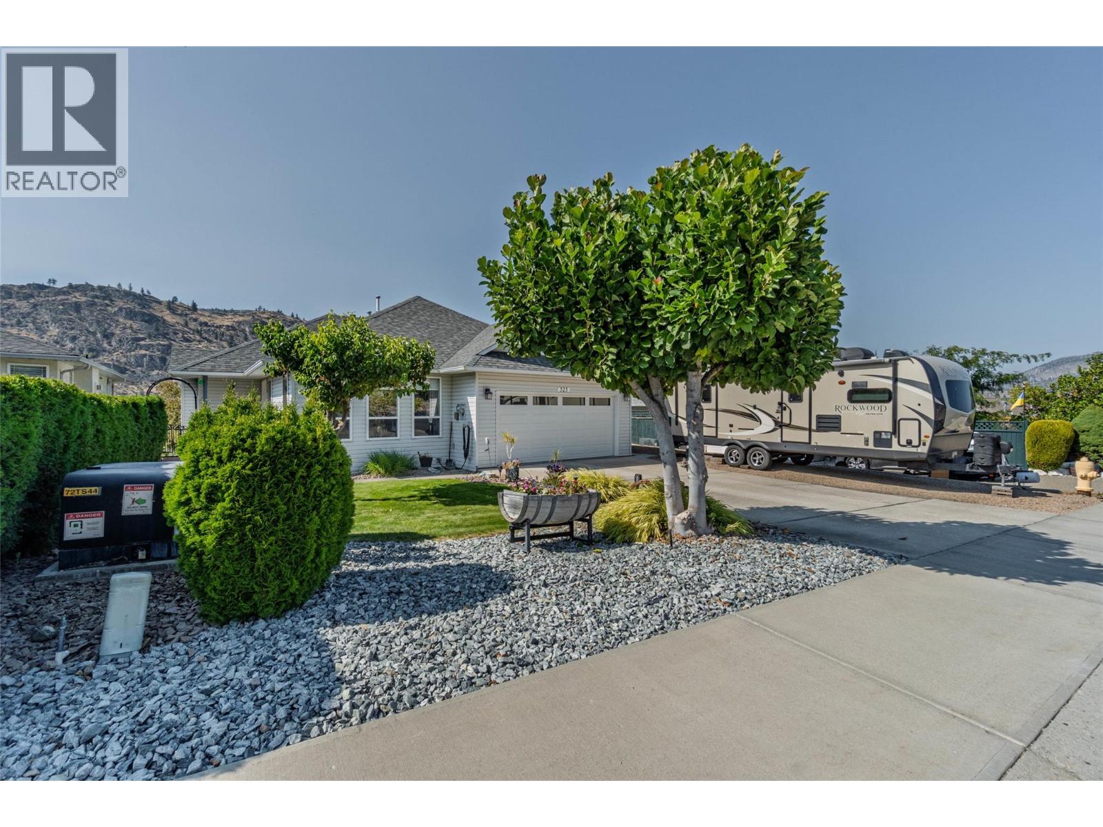 323 RIESLING Place, Oliver