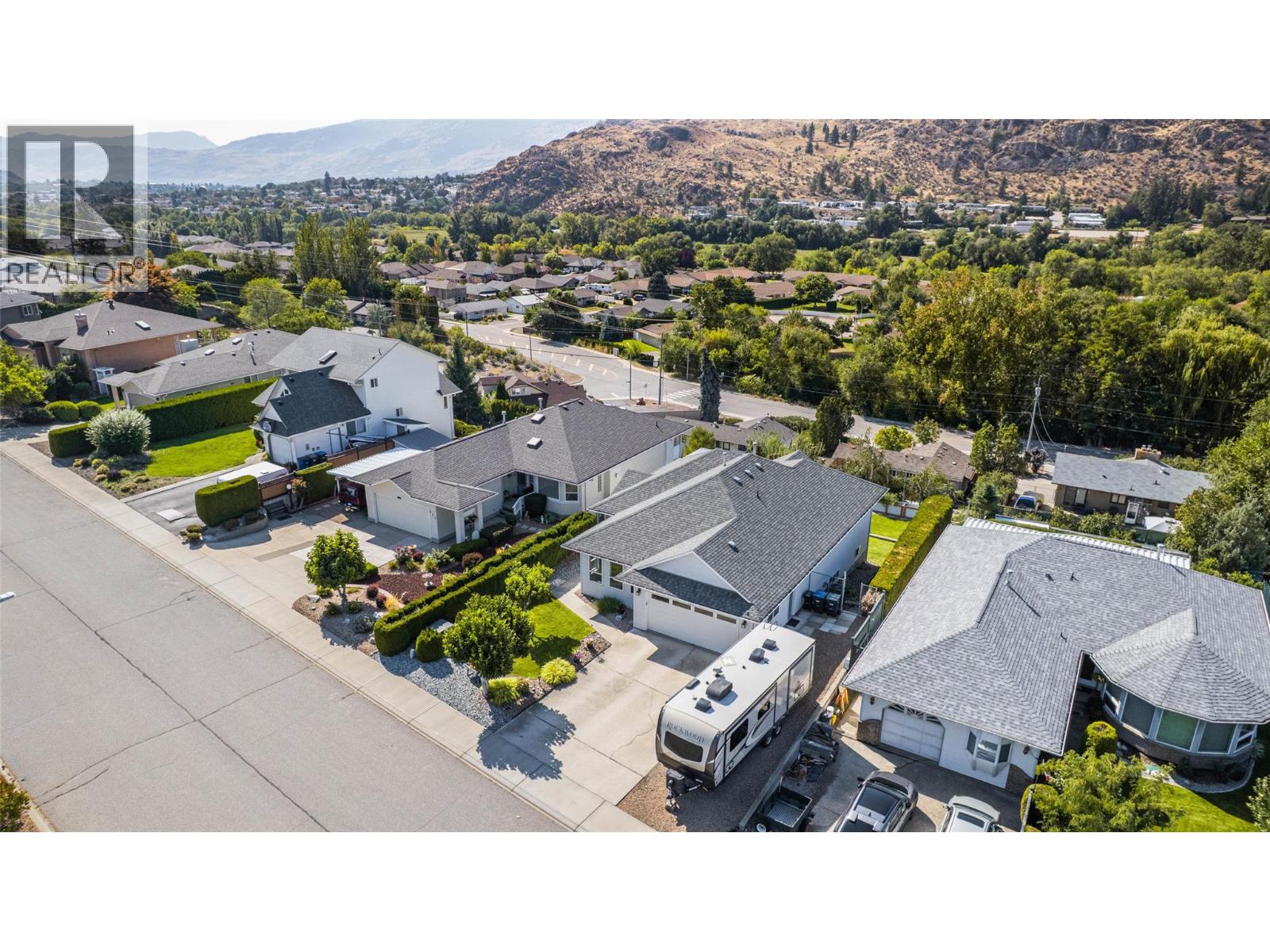 323 RIESLING Place, Oliver