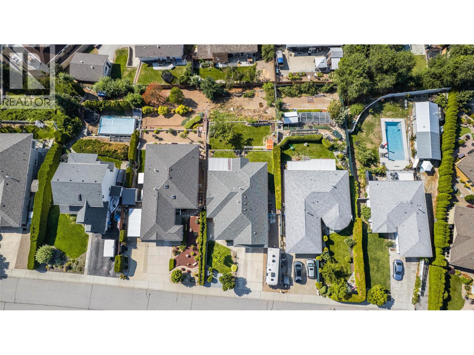 323 RIESLING Place, Oliver