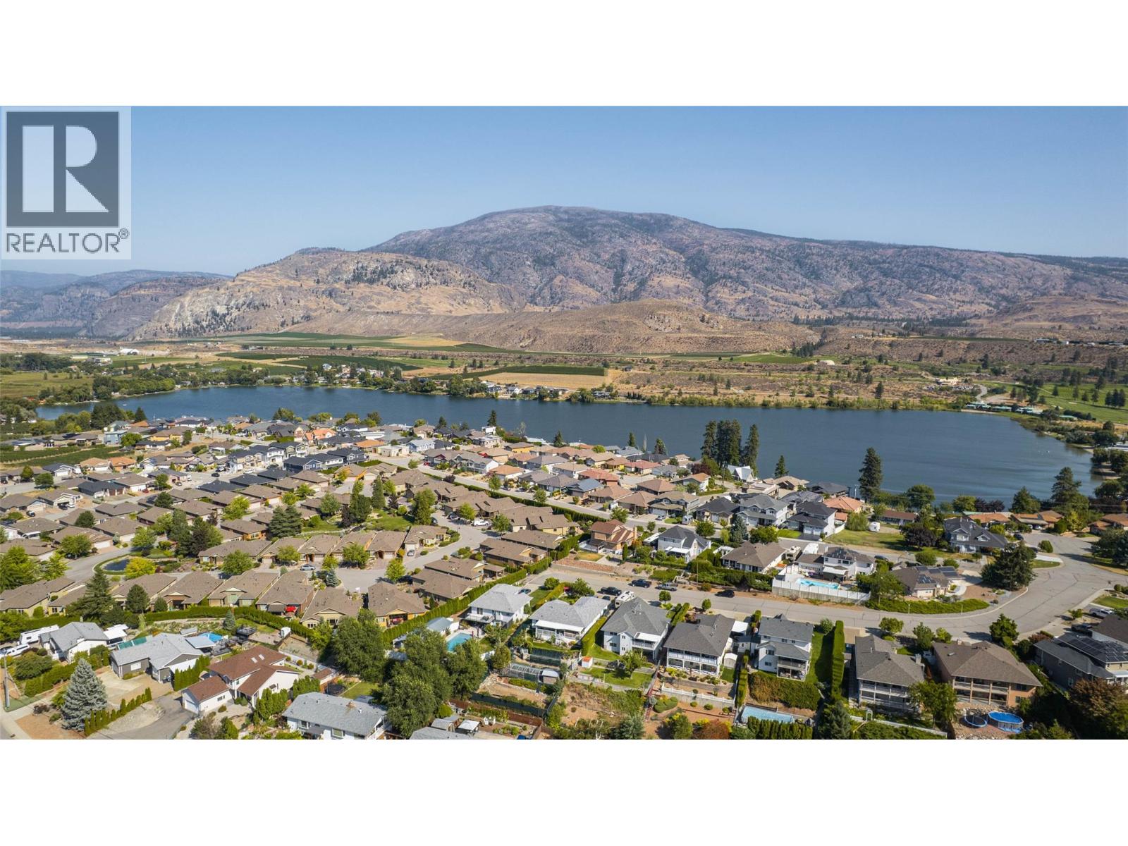 323 RIESLING Place, Oliver