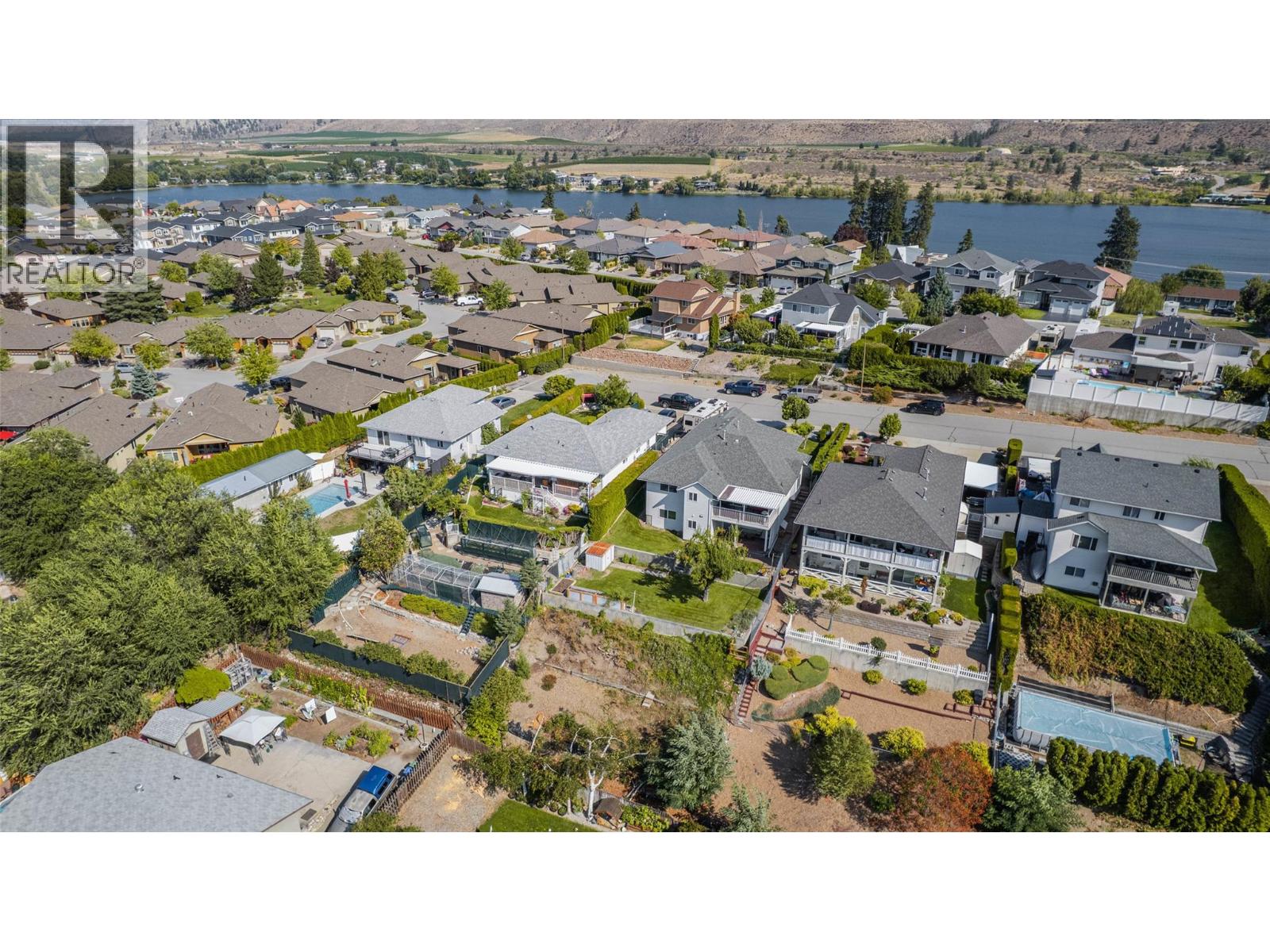 323 RIESLING Place, Oliver