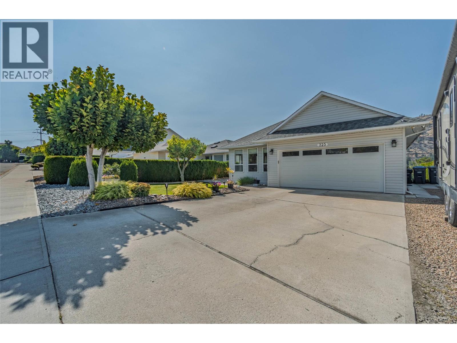 323 RIESLING Place, Oliver