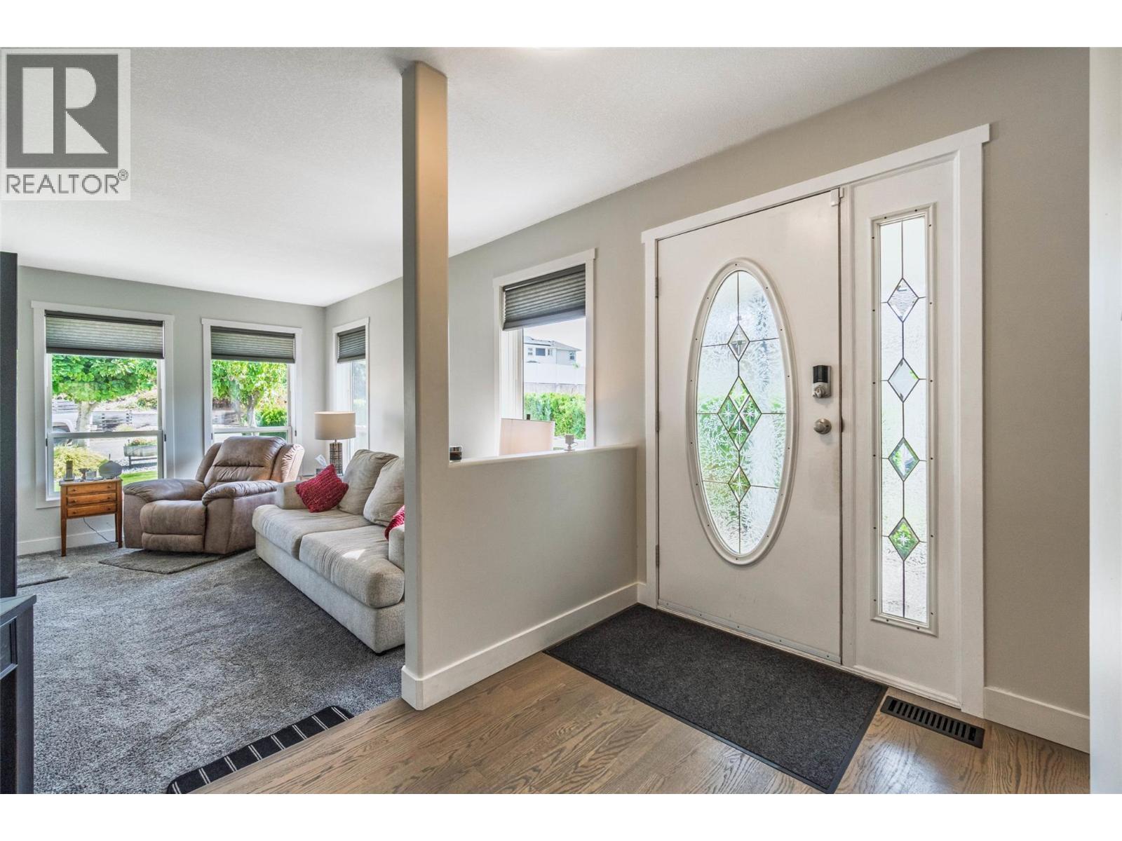 323 RIESLING Place, Oliver