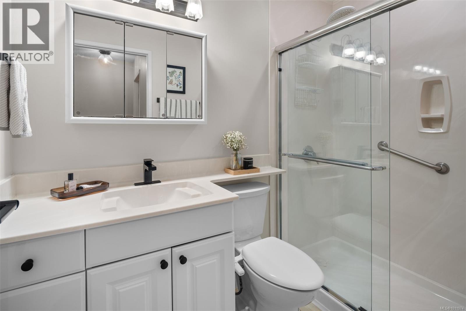 203 3244 Seaton Street, Saanich