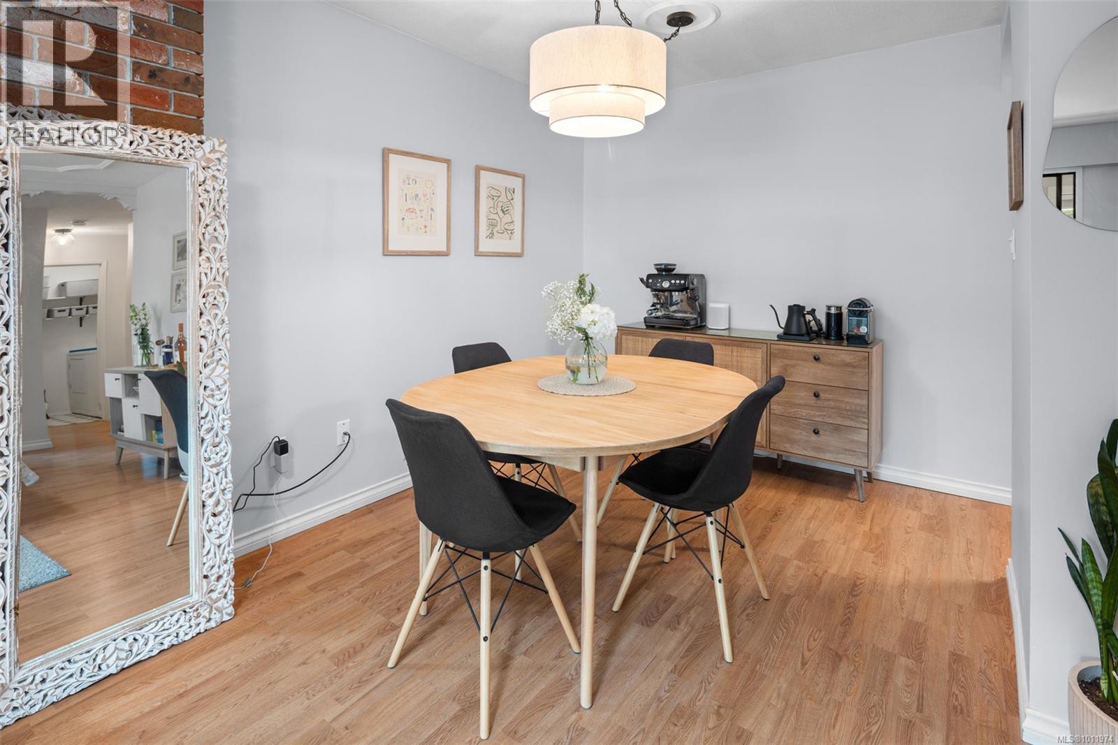 203 3244 Seaton Street, Saanich