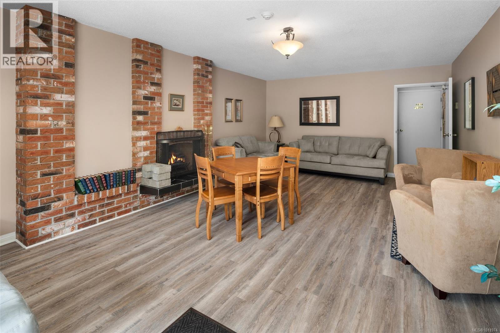 203 3244 Seaton Street, Saanich
