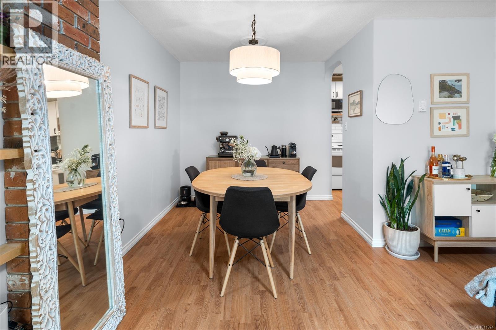 203 3244 Seaton Street, Saanich
