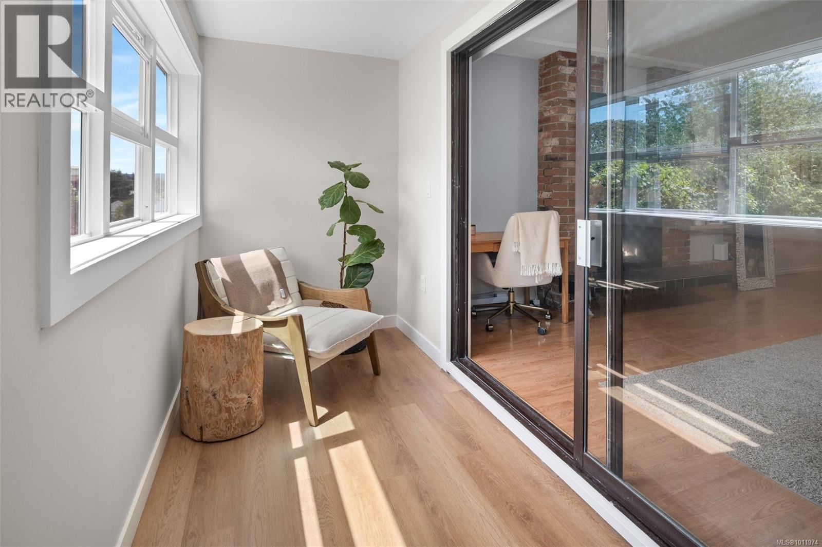 203 3244 Seaton Street, Saanich