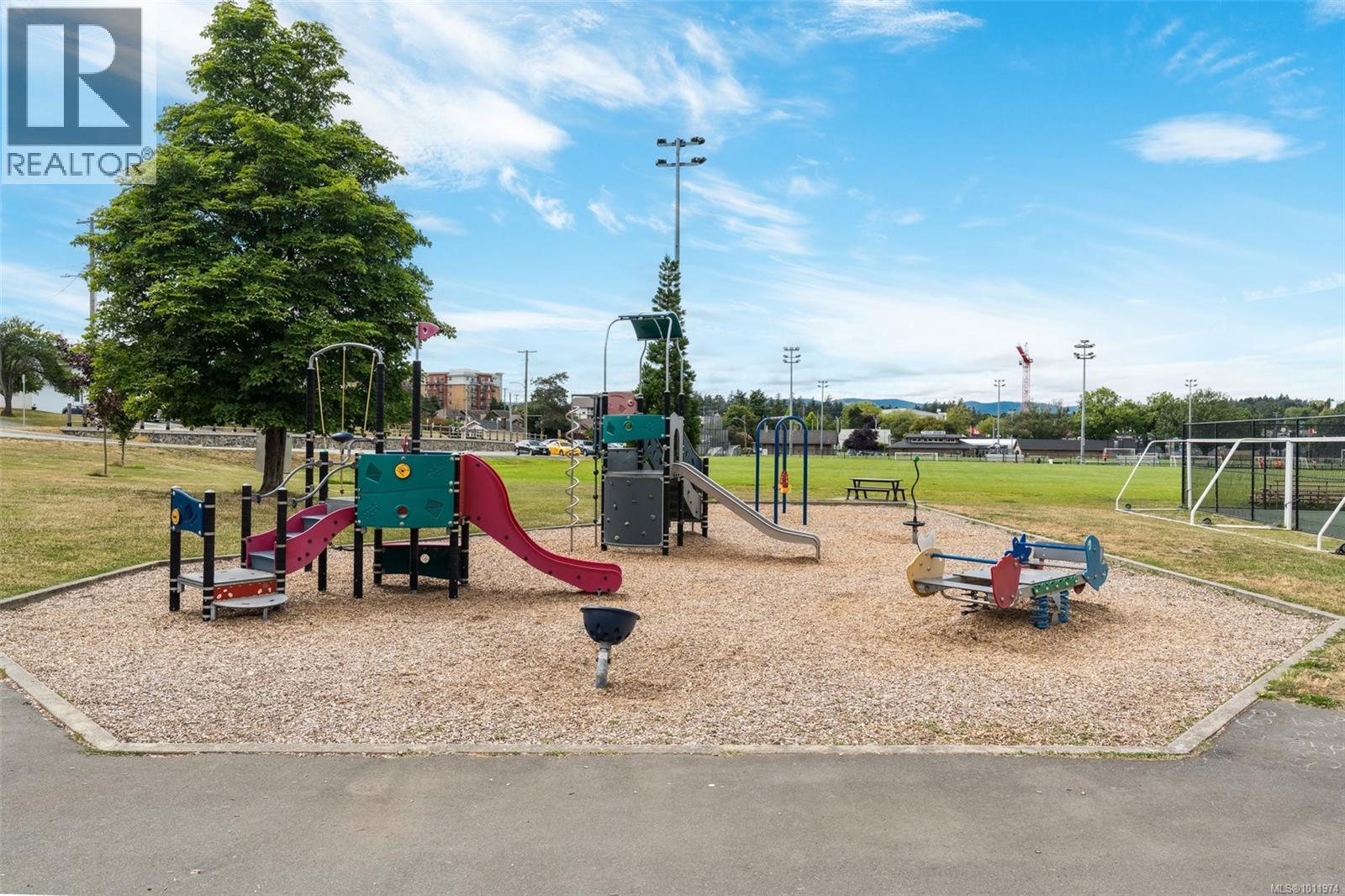 203 3244 Seaton Street, Saanich