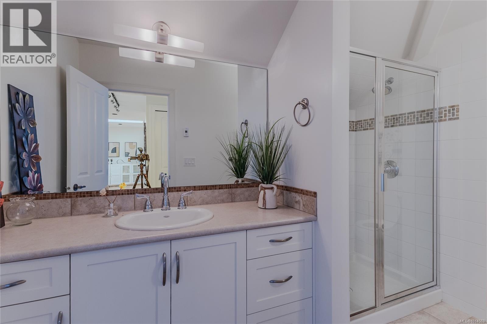  3948 Telegraph Bay Road, Saanich