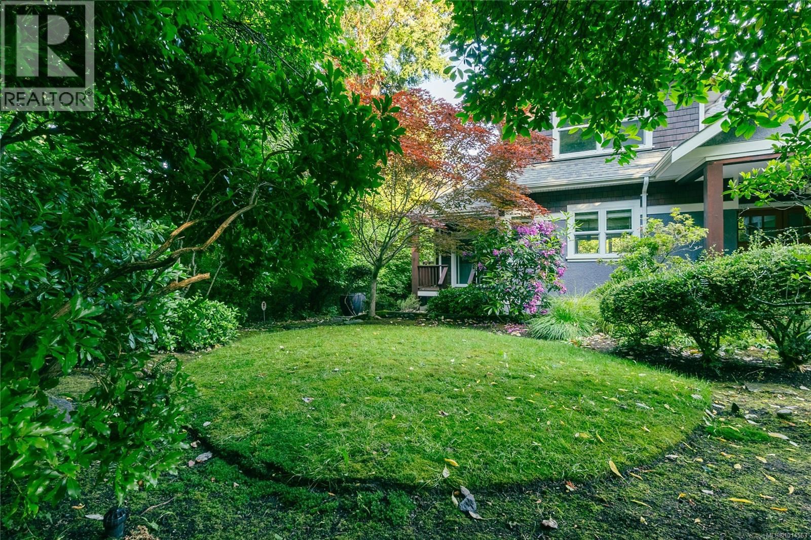  3948 Telegraph Bay Road, Saanich